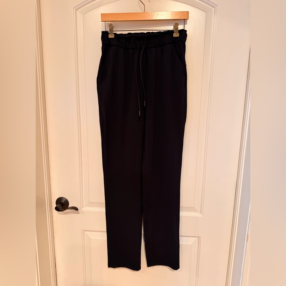 Lululemon Black size 6 dress pants EUC